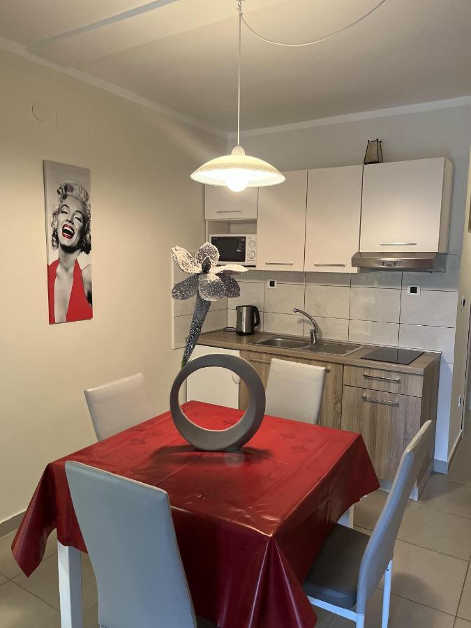 Apartmani Ivica Крк Екстер'єр фото
